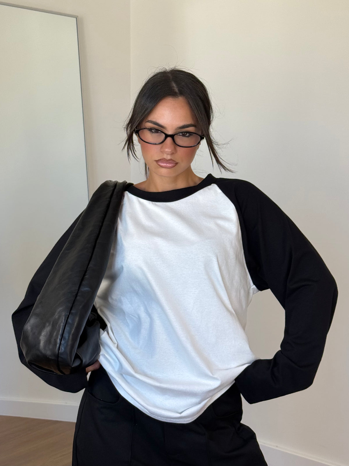 COLLEGE LONGSLEEVE BLACK