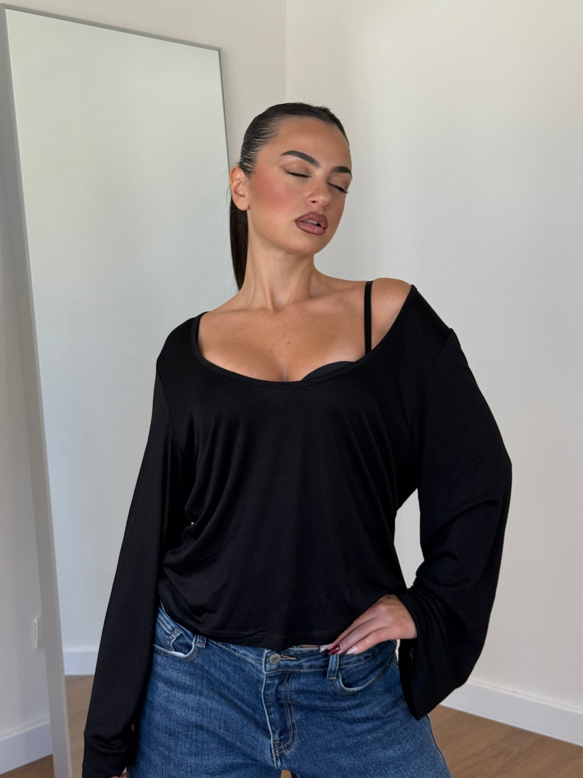 VEILED V LONGSLEEVE SHIRT BLACK