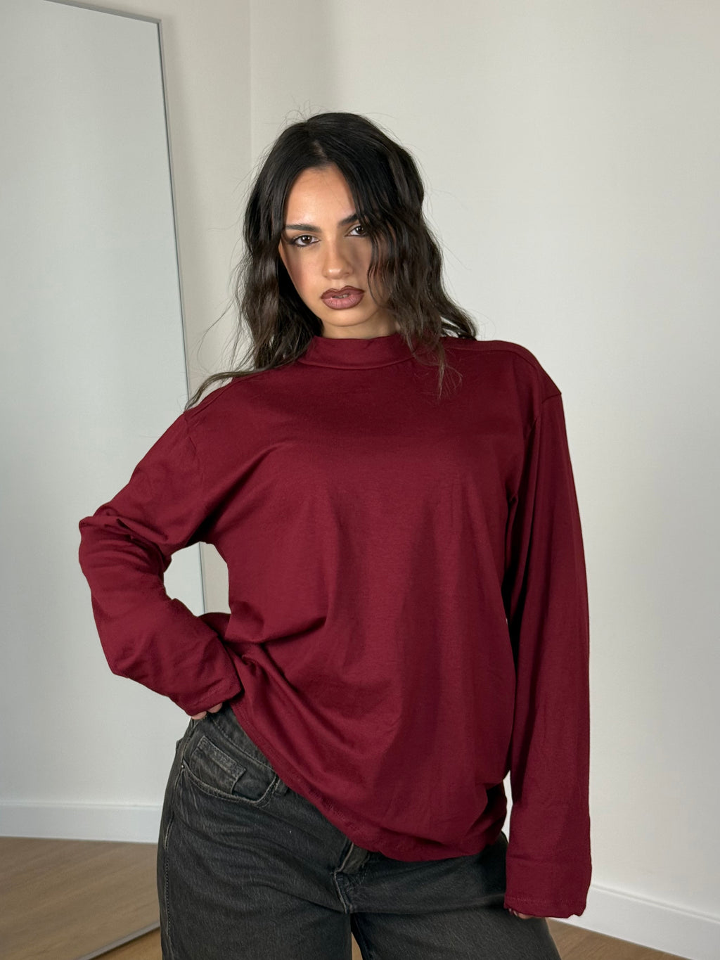 BASIC LONGSLEEVE MOCK-NECK SHIRT WINE